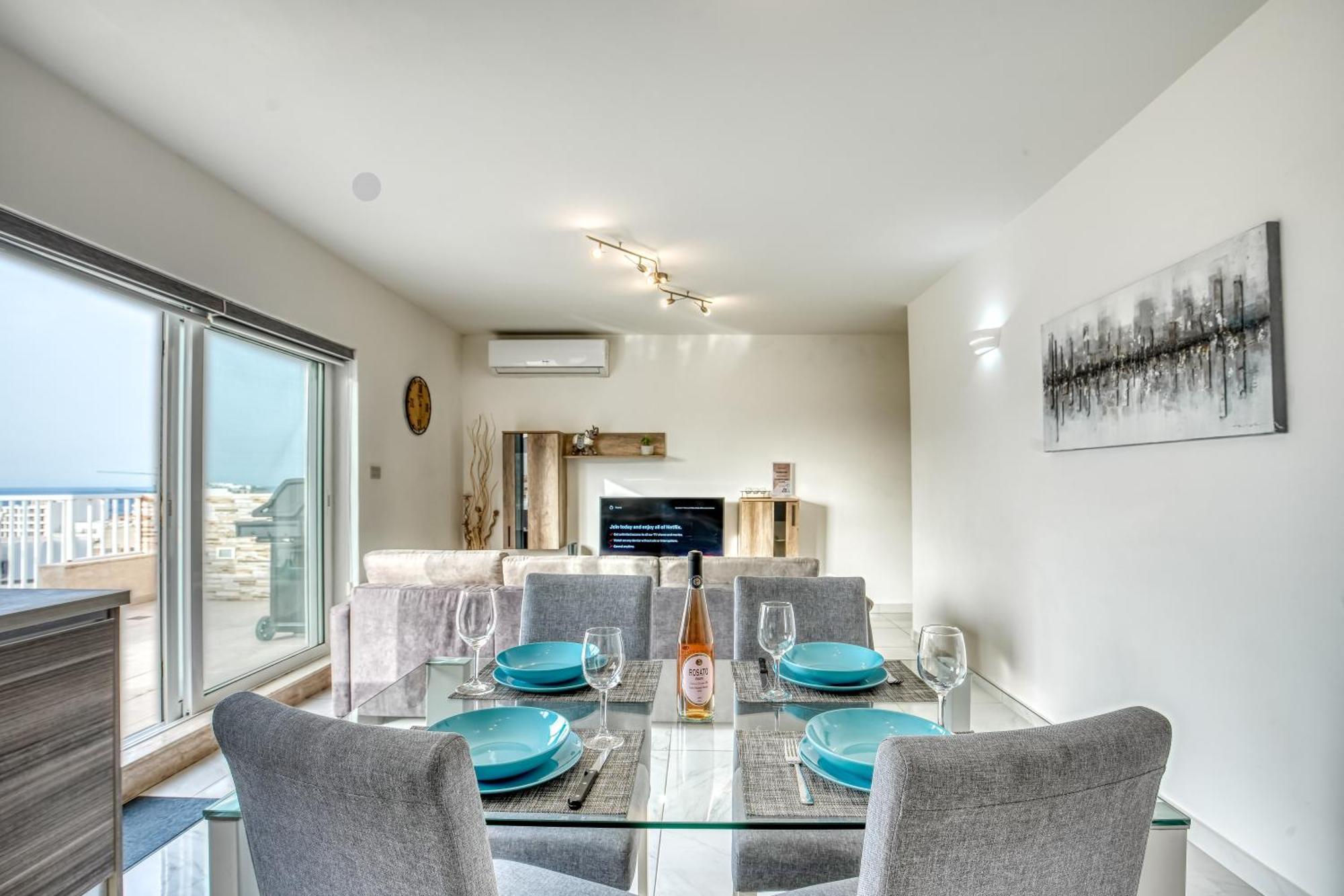 Poseidon Court Penthouse Superior Apartment St. Paul's Bay Exterior photo