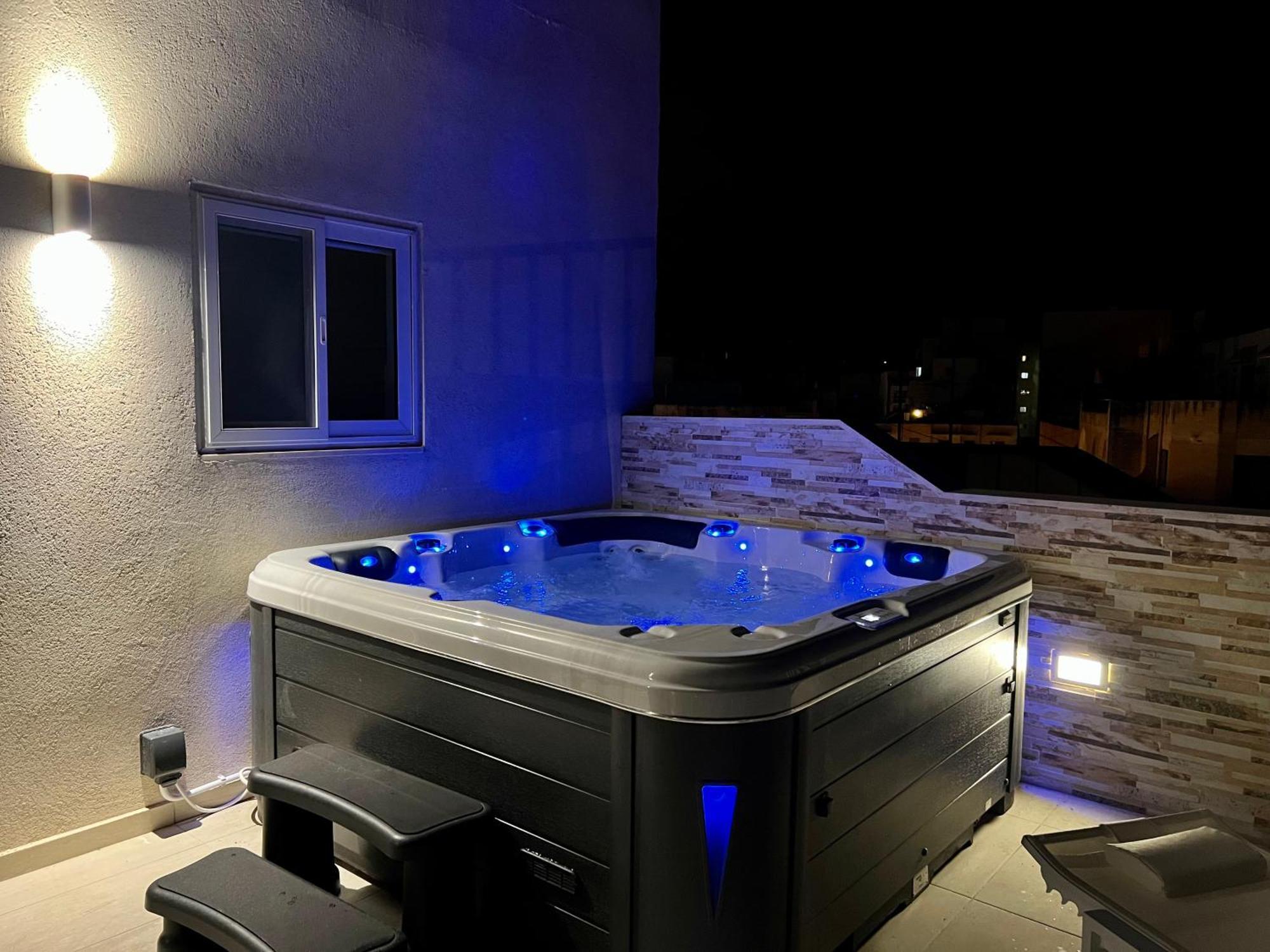Poseidon Court Penthouse Superior Apartment St. Paul's Bay Exterior photo